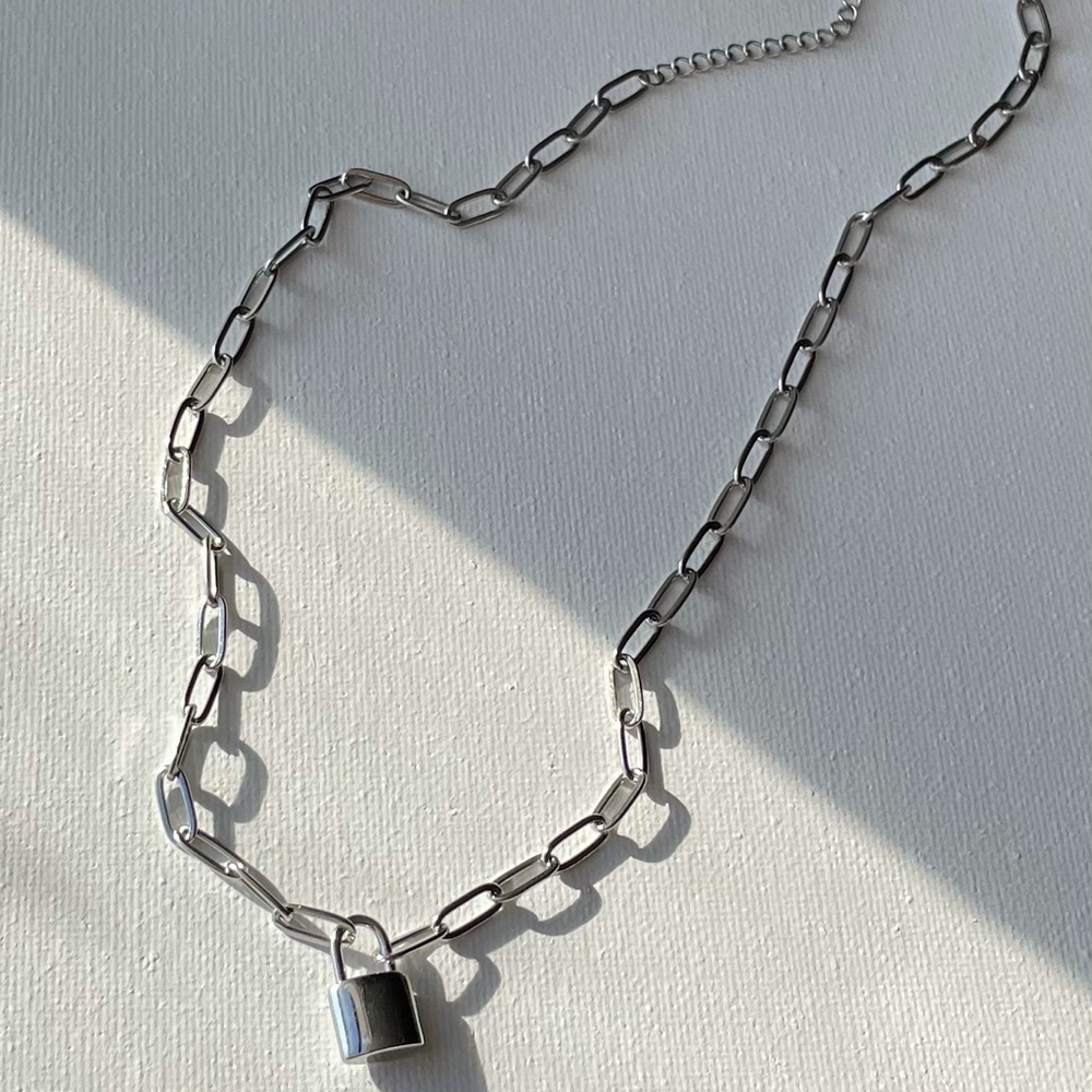 Link Chain Padlock Necklace - Picture 2 of 4